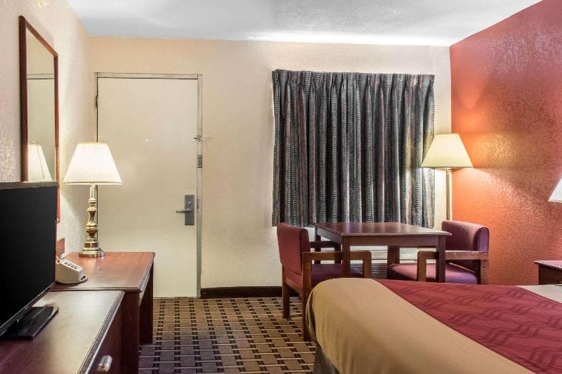 Econo Lodge Carlisle 5