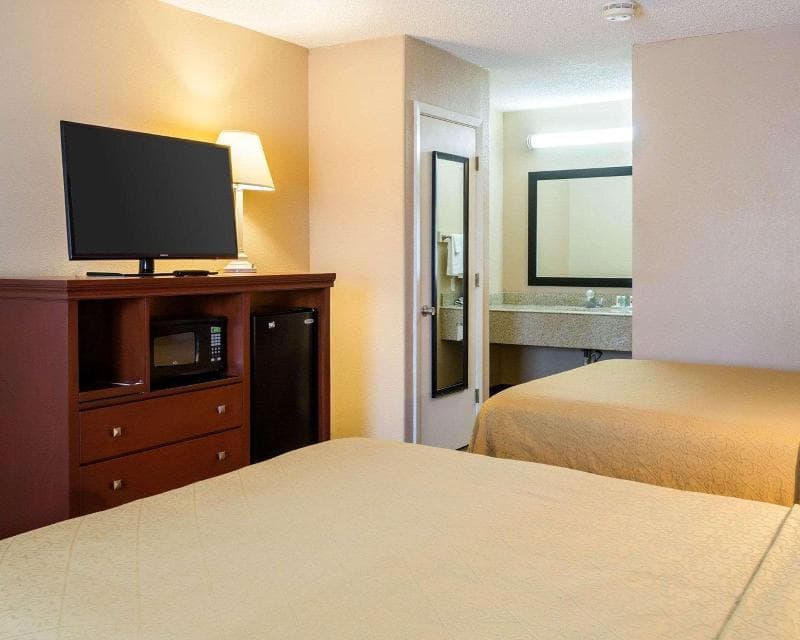 Quality Inn Louisville 2