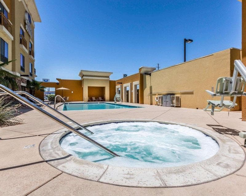 Comfort Suites 3