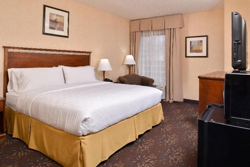 Holiday Inn Express And Suites West Chester 5