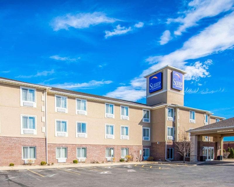 Sleep Inn & Suites 4