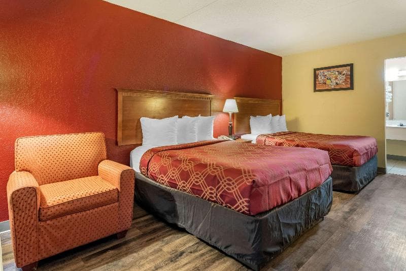 Super 8 by Wyndham Perrysburg/Toledo 5