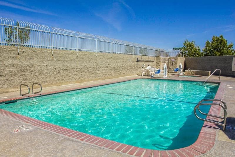 Comfort Inn & Suites Lancaster Antelope Valley photo 1