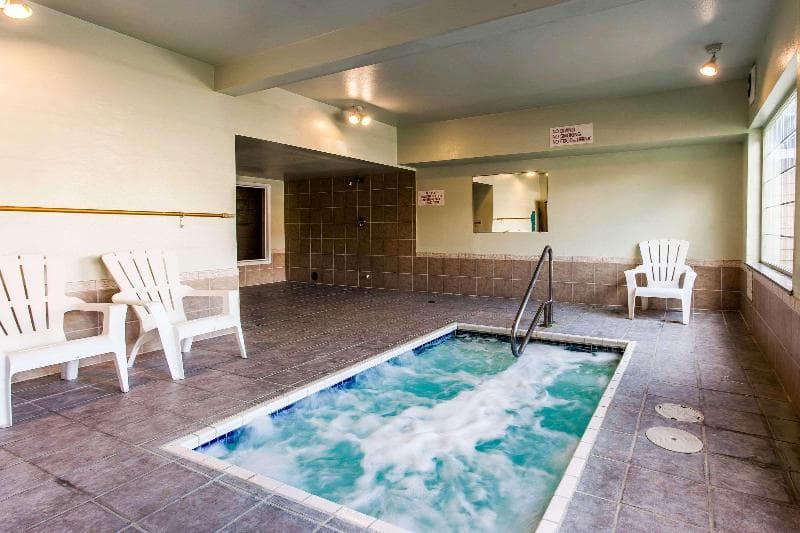 Rodeway Inn 4
