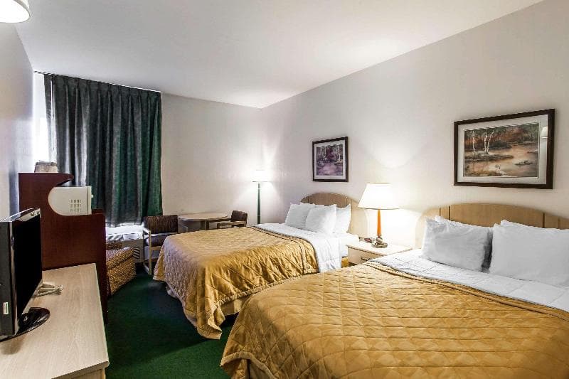Rodeway Inn 3