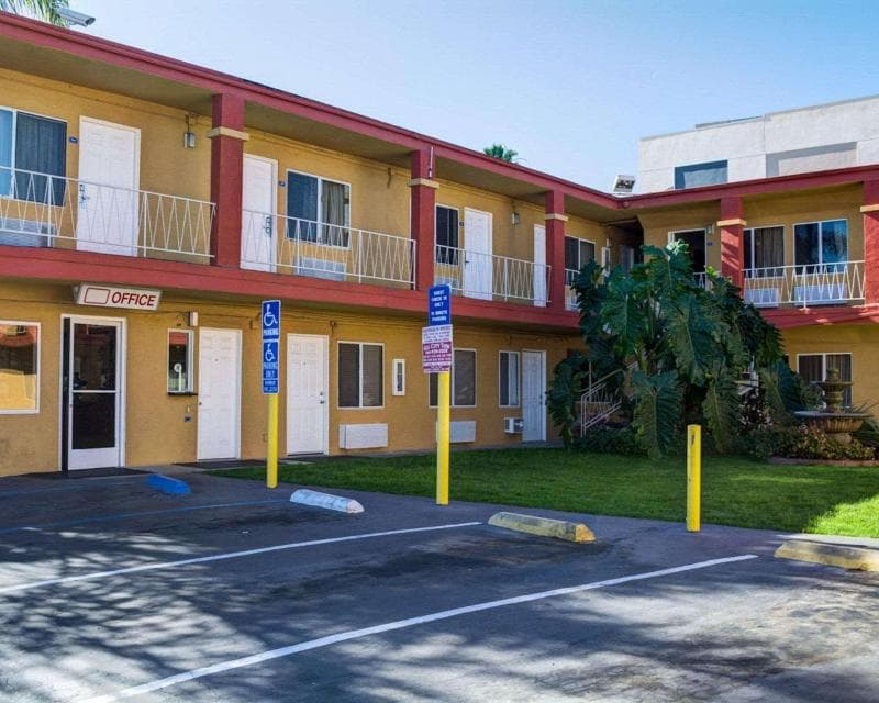 Rodeway Inn Near Venice Beach photo 1
