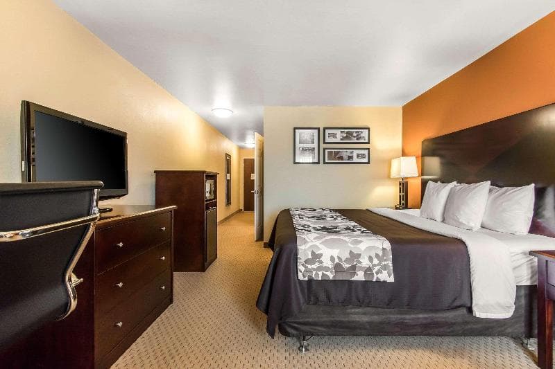 Sleep Inn & Suites 3