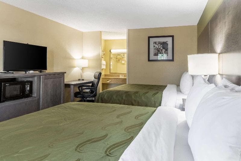 Quality Inn 4