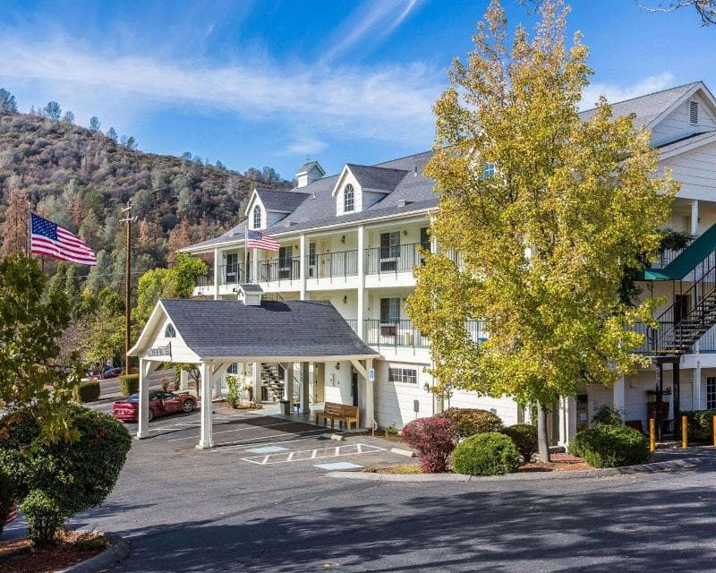 Quality Inn Yosemite Valley Gateway photo 1