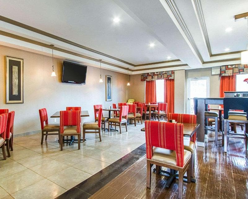 Comfort Suites 5