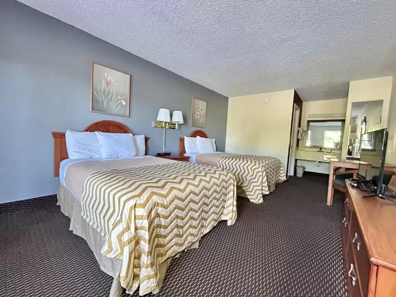 Travelodge by Wyndham Alachua 5