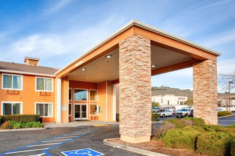 Quality Inn Near Six Flags Discovery Kingdom-Napa Valley photo 1