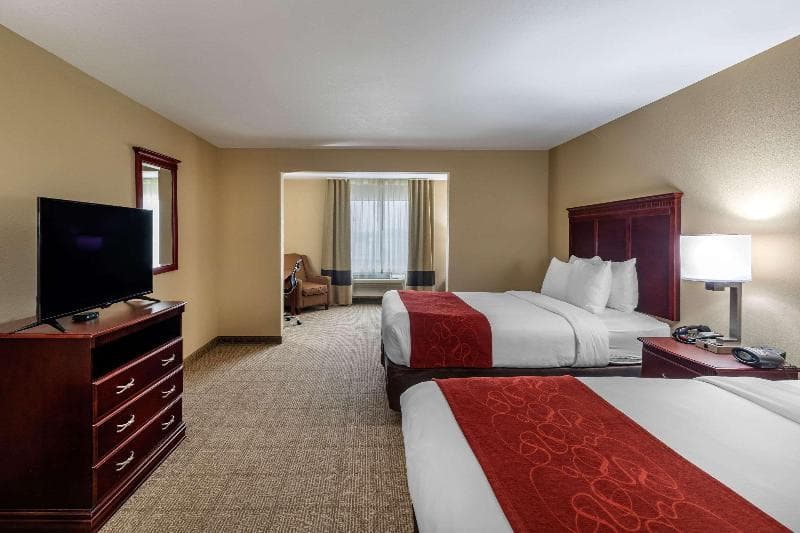 Comfort Suites Dfw-Ennis 2