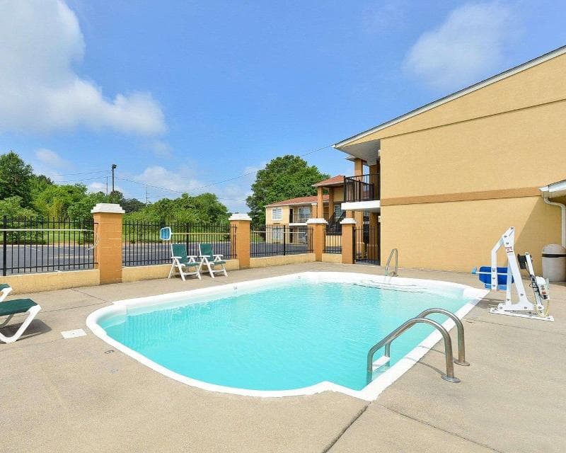 Quality Inn & Suites 3