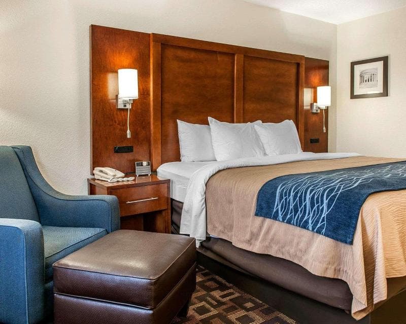 Comfort Inn 3