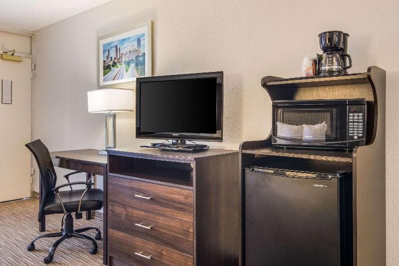 Quality Inn Suwanee 4