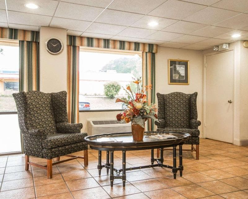 Econo Lodge At Ft. Benning 2