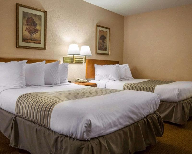 Econo Lodge At Ft. Benning 5