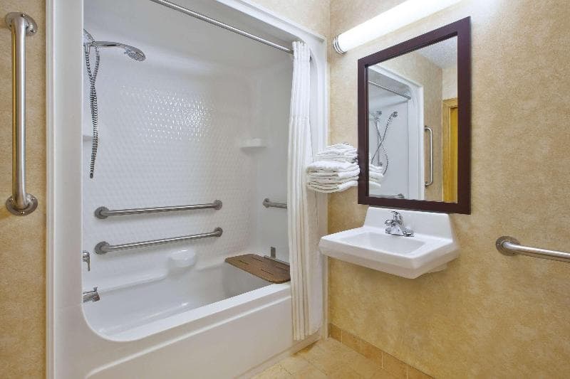 Comfort Inn 3
