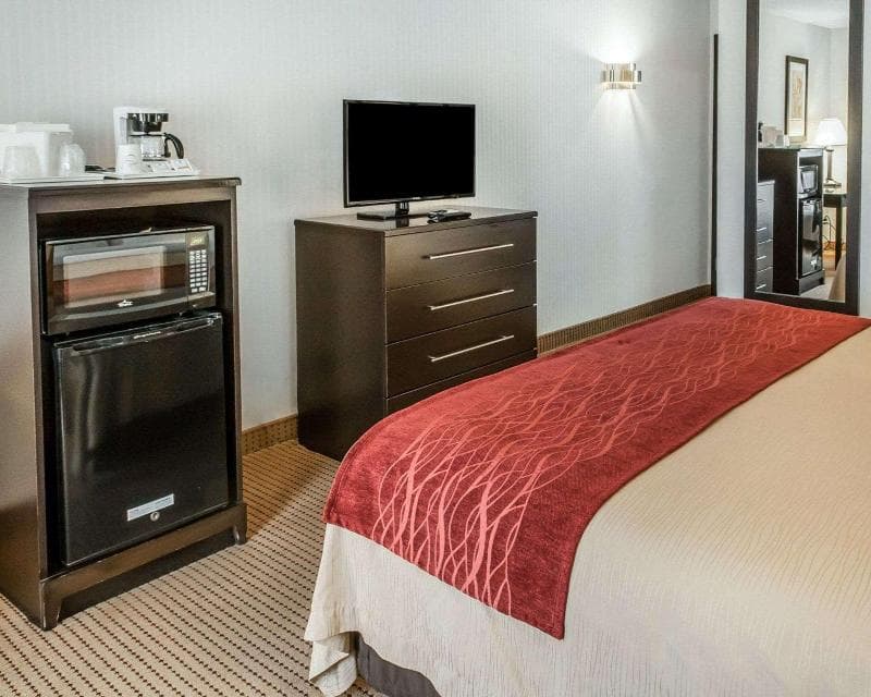 Quality Inn & Suites Farmington 2