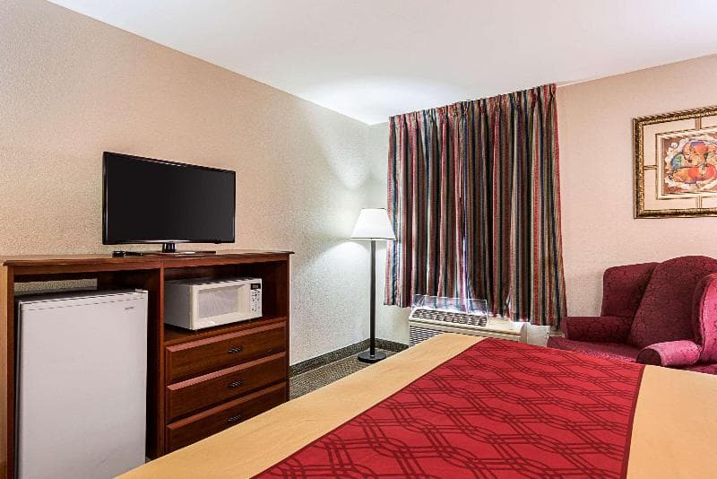 Econo Lodge Andrews Air Force Base 2