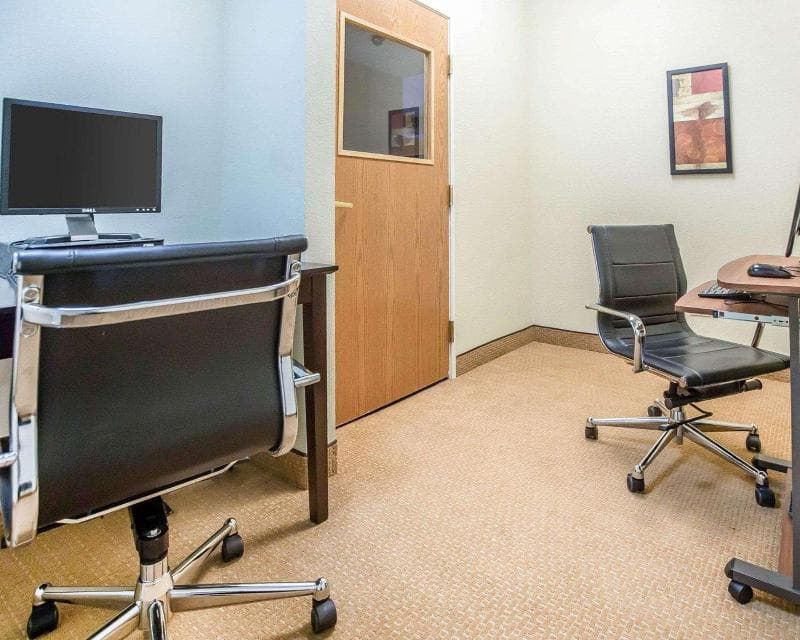 Comfort Inn & Suites Near Tinley Park Amphitheater photo 1