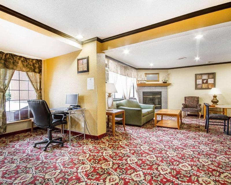 Rodeway Inn & Suites WI Madison-Northeast photo 1