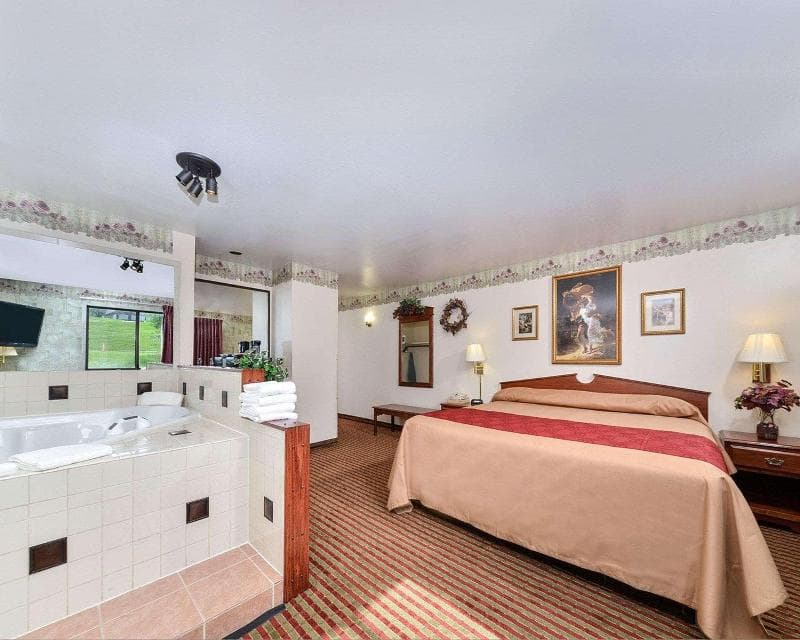 Rodeway Inn & Suites WI Madison-Northeast 5