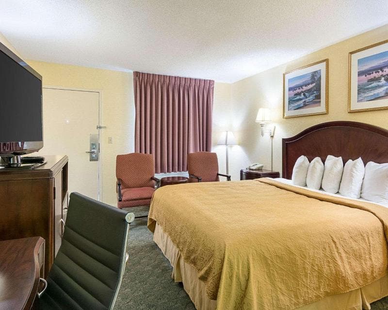 Quality Inn & Suites Franklin 4