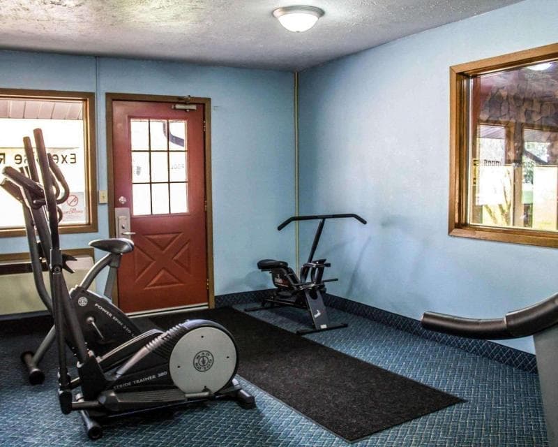 Econo Lodge Wooster 5