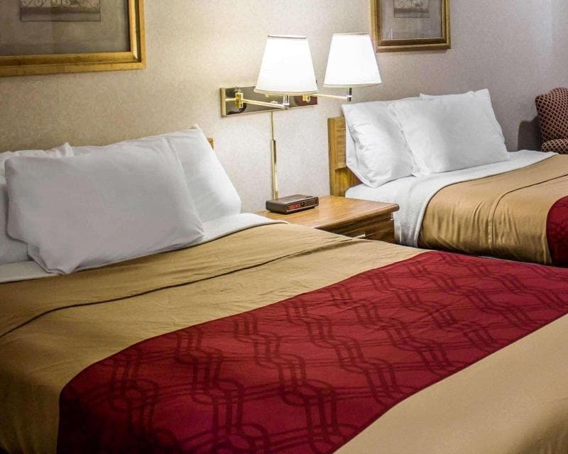 Econo Lodge Wooster 3