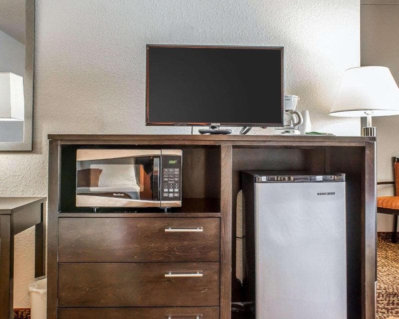 Rodeway Inn & Suites near Okoboji Lake 2