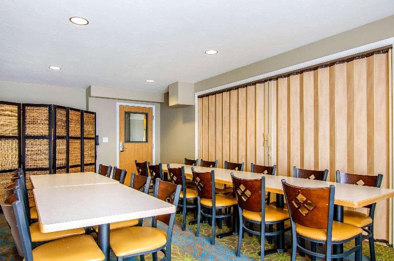 Sleep Inn & Suites 4