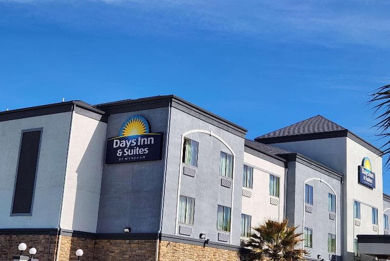 Days Inn Suites Houston - West Energy Corridor 4