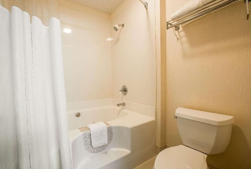 Quality Inn & Suites Mt. Chalet main