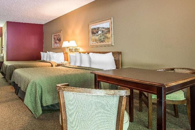 Quality Inn & Suites Mt. Chalet photo 1