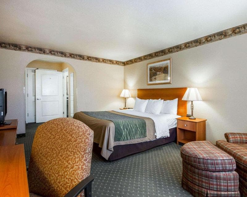 Comfort Inn & Suites Ukiah Mendocino County photo 1
