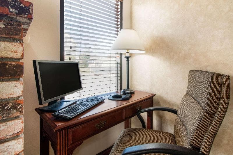 Bayside Inn And Suites photo 1