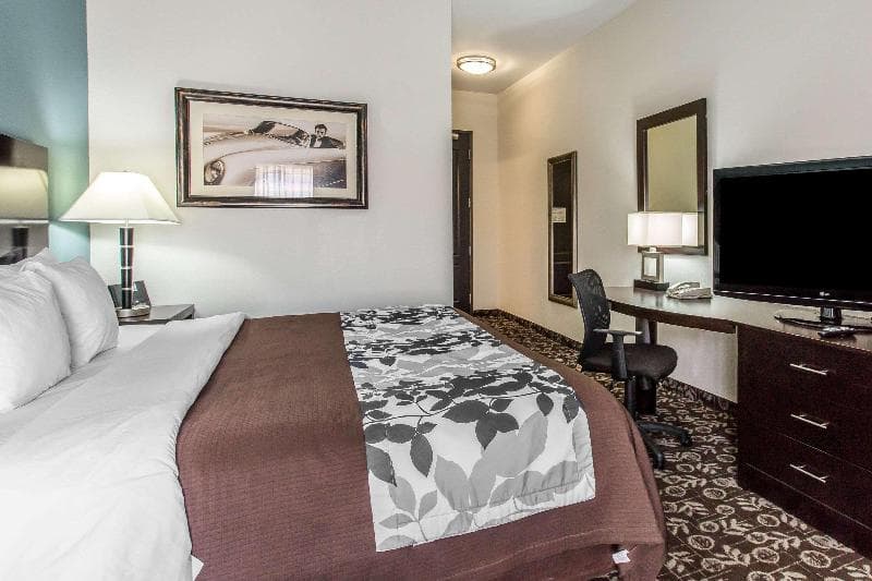 Sleep Inn & Suites West Medical Center 4
