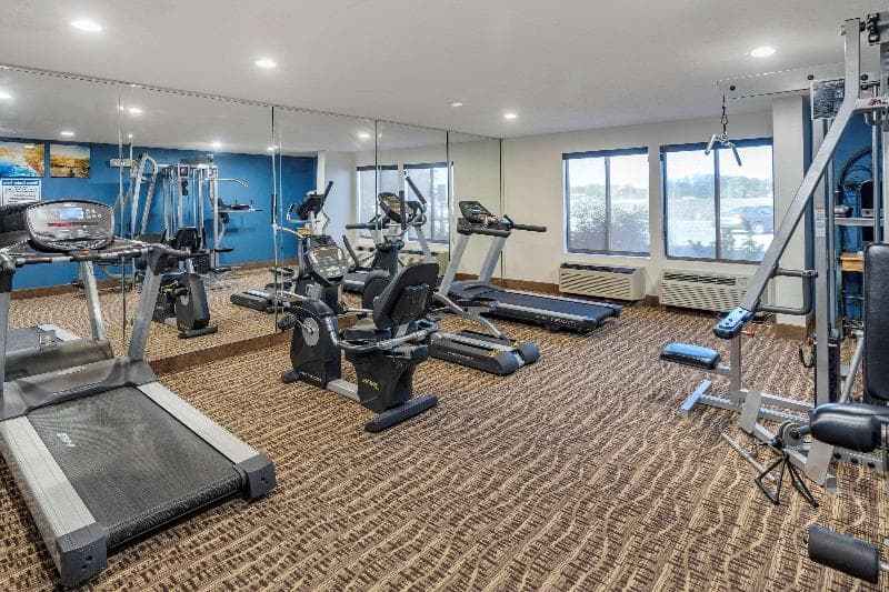 Comfort Inn & Suites photo 1