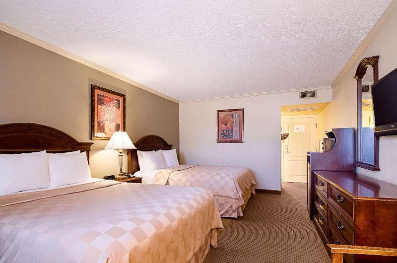 Clarion Inn 3