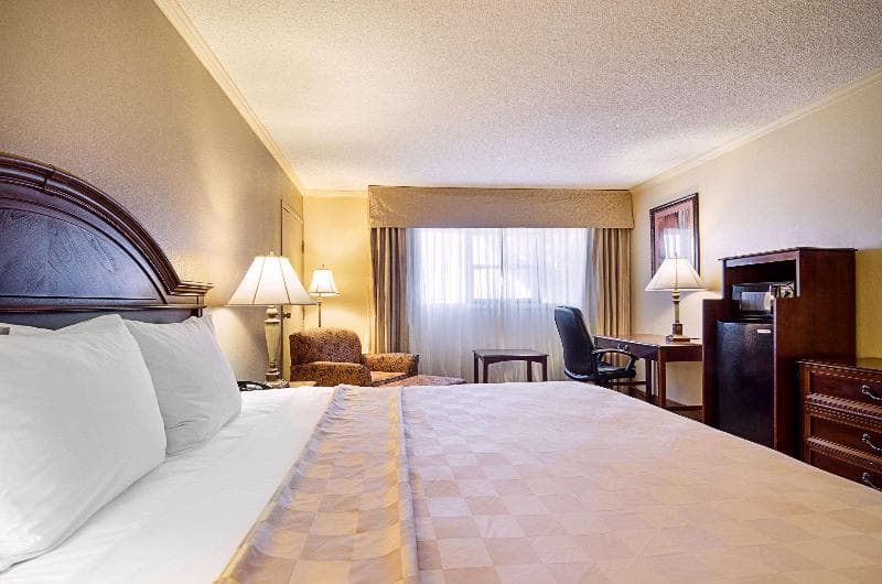 Clarion Inn 4
