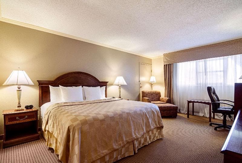 Clarion Inn 5
