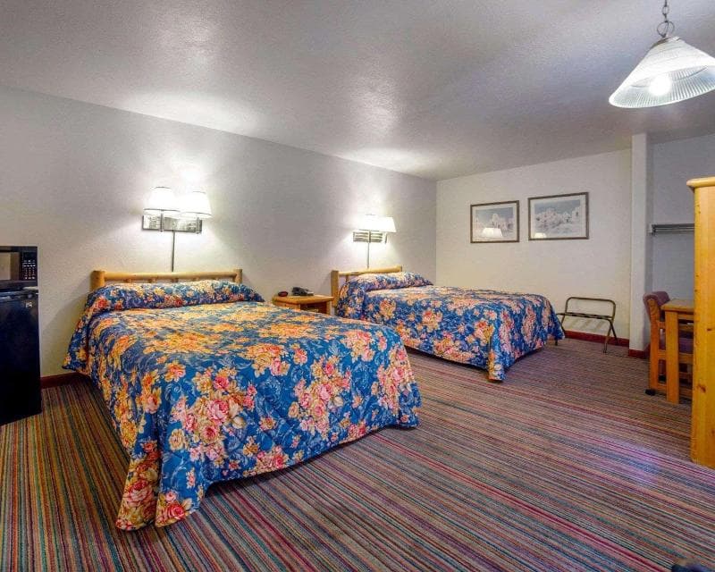 Rodeway Inn 5