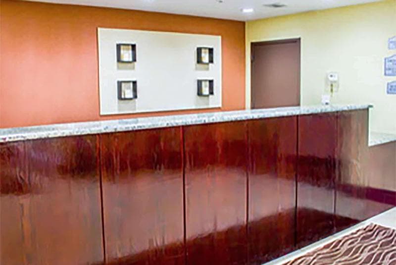 Travelodge by Wyndham Ozone Park 5