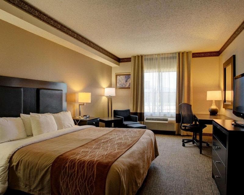 Comfort Inn And Suites photo 1