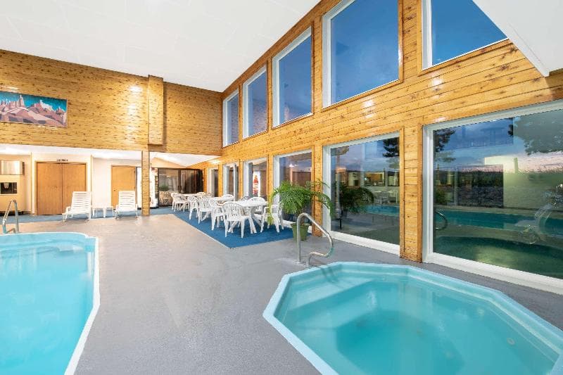 Travelodge by Wyndham Spearfish 4