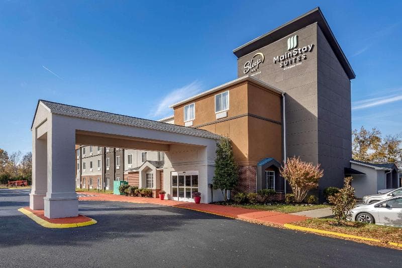 Sleep Inn & Suites 3