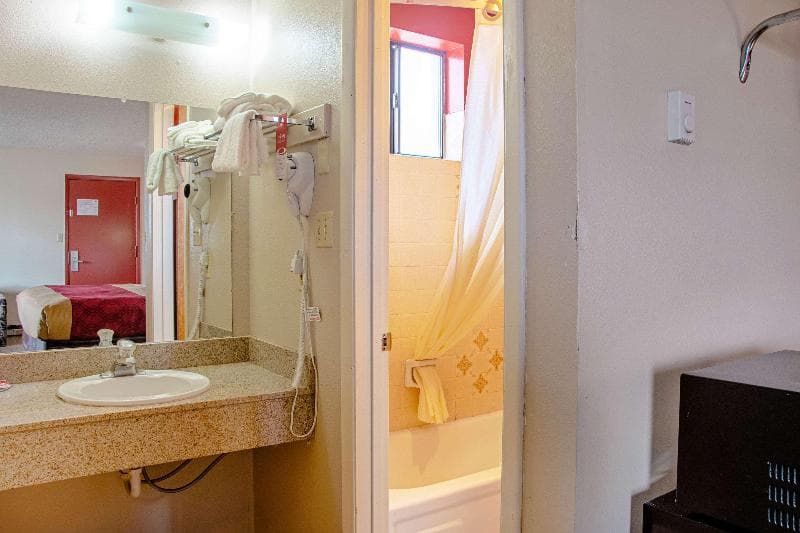 Econo Lodge photo 1