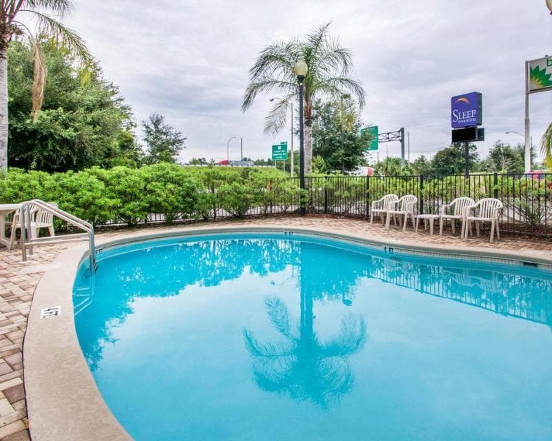 Sleep Inn & Suites 4